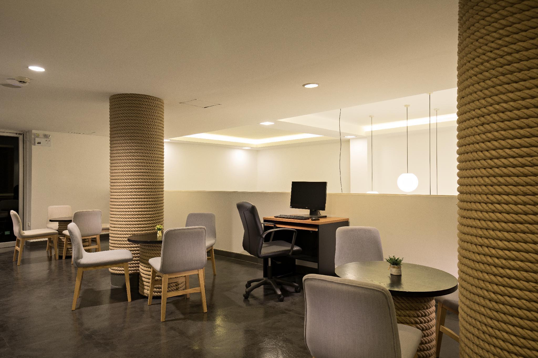 Journeyhub Pattaya Central Bagian luar foto