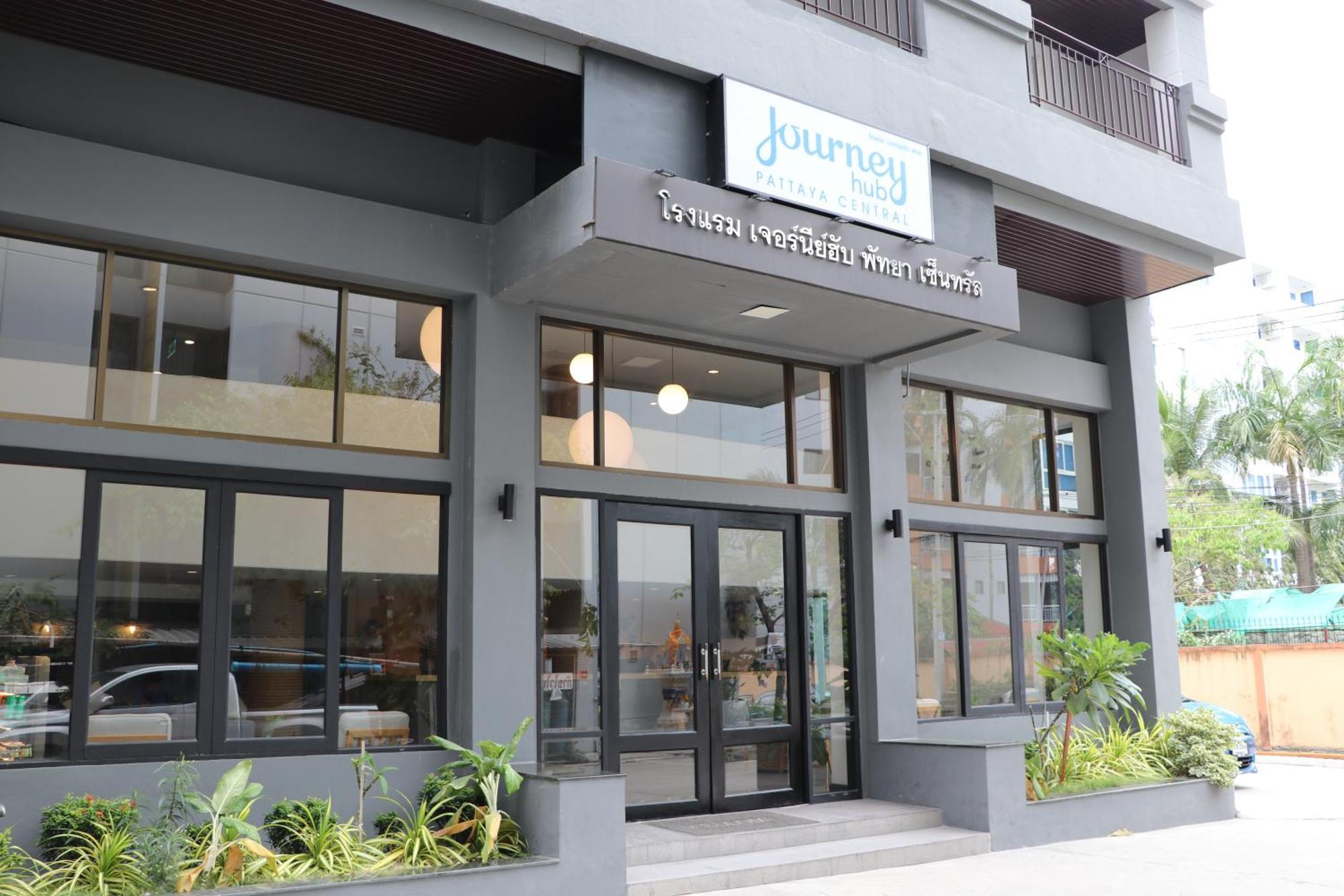 Journeyhub Pattaya Central Bagian luar foto